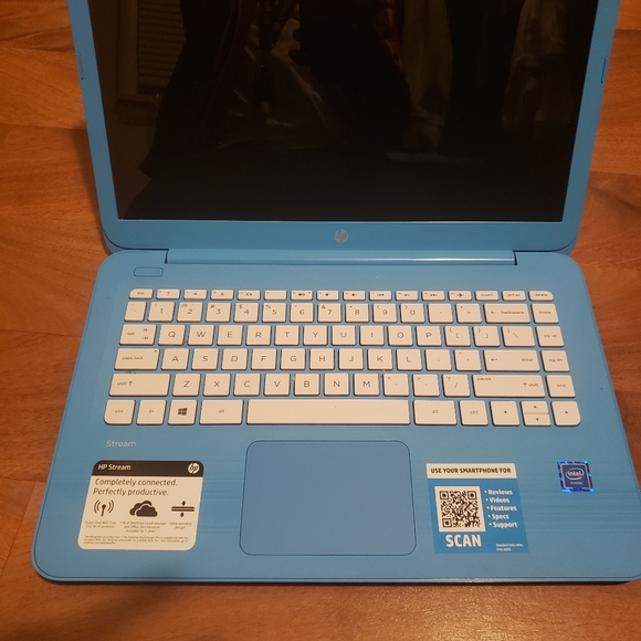 Lab top - Picture 2 of 2